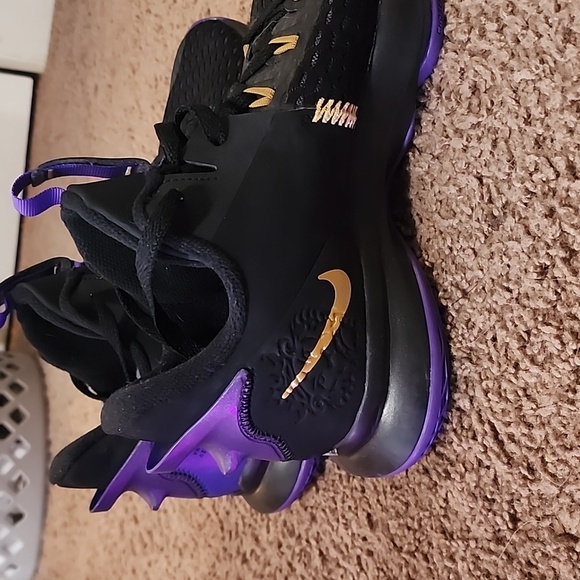 Nike LeBron Witness 5 - Picture 3 of 7